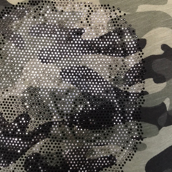 Camo top - Picture 3 of 3